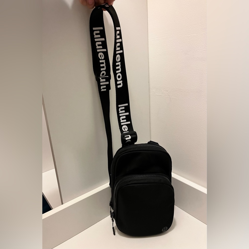Lululemon The Rest is Written Crossbody Black White unisex pouch fanny